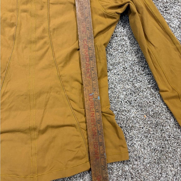 Lululemon Athletica Golden Long Sleeve 1/4 zip - Picture 6 of 6